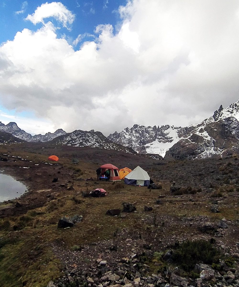 Ascent of Huasacocha Mountain (5467m)